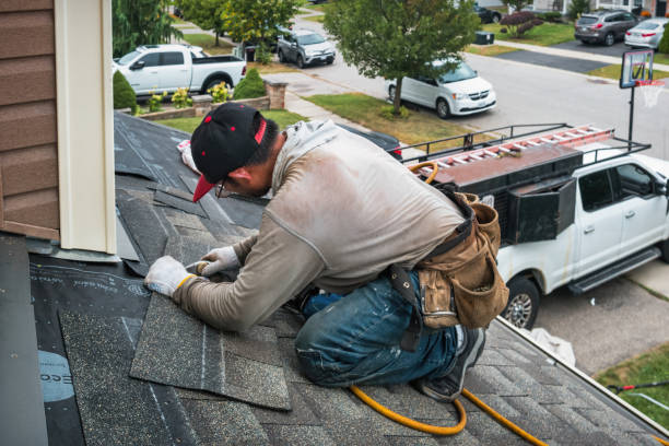 Professional Roofing technician working in Helix, OR